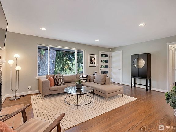 4th image of 3802 NE 90th St