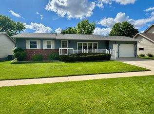 1405 Arizona Ave SW, Huron, SD 57350