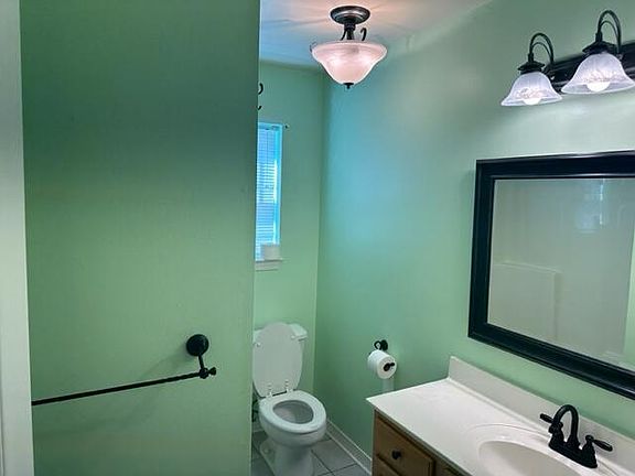5th image of 74 Virginia Ct