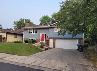 82 Ramsey Cir NE, Minneapolis, MN 55413