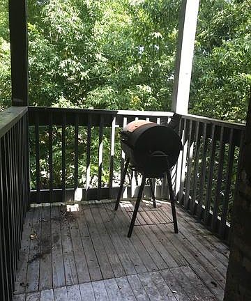 2nd image of 1520 W Ardmore Ave