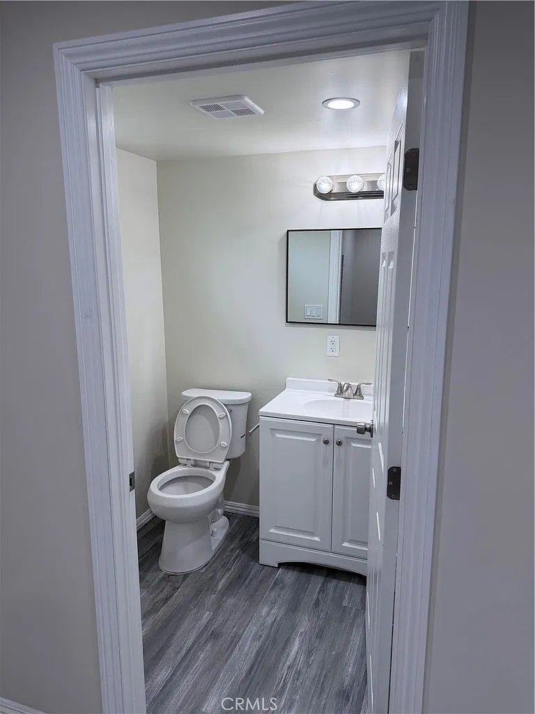 2 bed, 700 sqft, $2,600 — Photo 1
