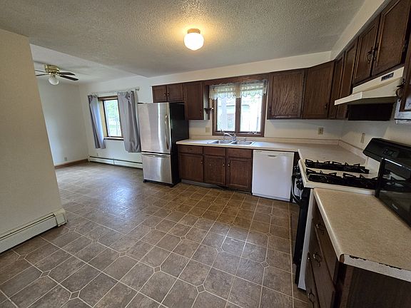 5th image of 205 20th Ave E