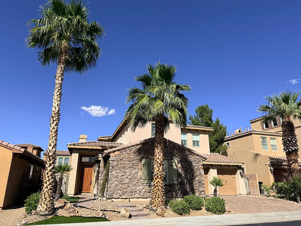 464 Via Palermo Dr