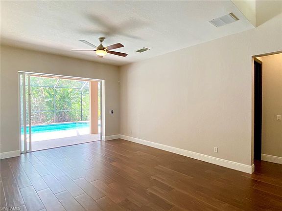 5th image of 5040 Hawthorn Woods Way