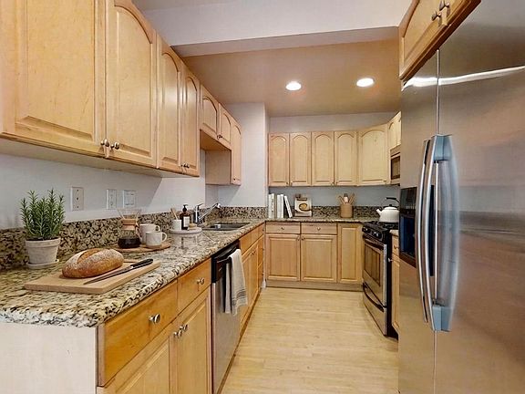 3rd image of 503 Avenue G APT C