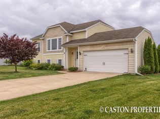 11320 Taunton Dr SE, Lowell, MI 49331