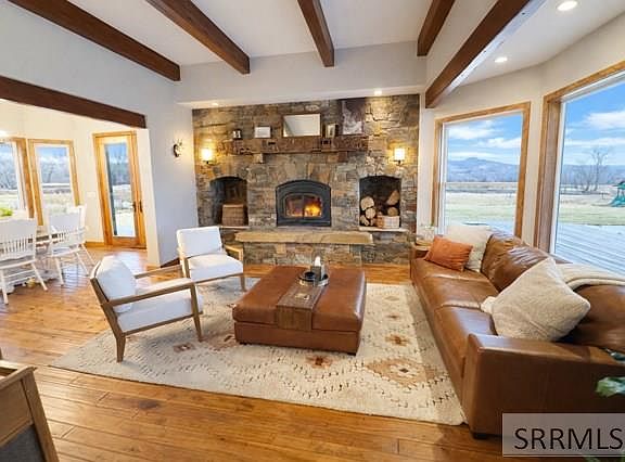 3rd image of 63 Mountain View Rd