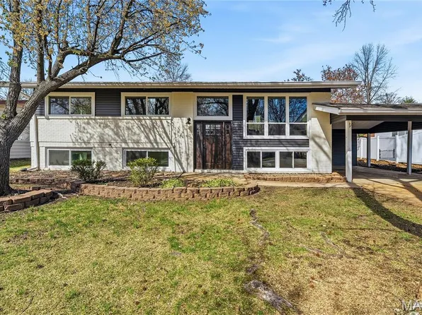 1131 Westleigh Ter, Ballwin, MO 63021