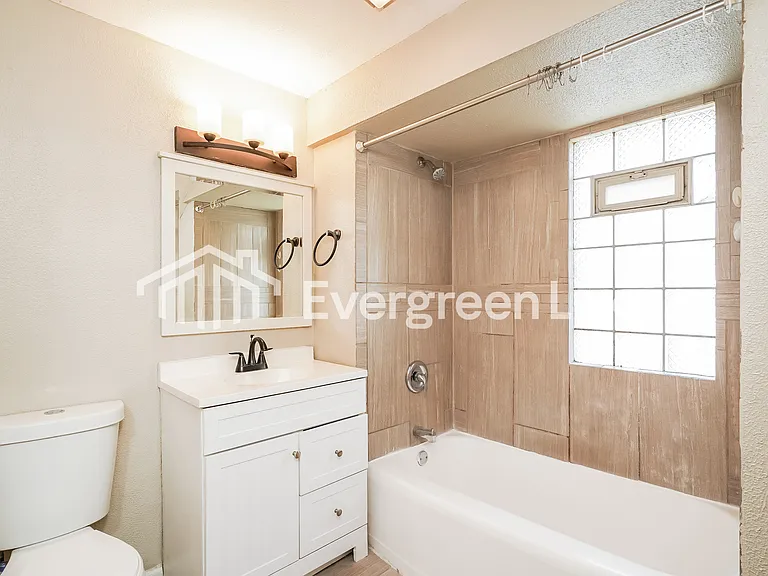 821 S 56th St — Photo 10