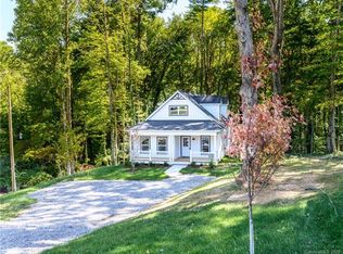 310 Pritchard Rd, Candler, NC 28715