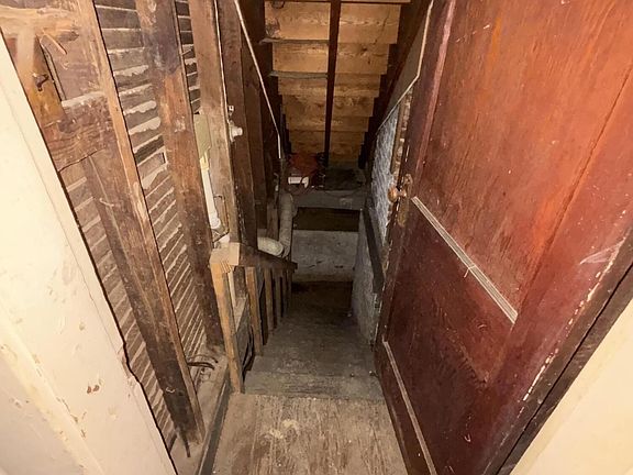 4th image of 3533 Ashland Ave