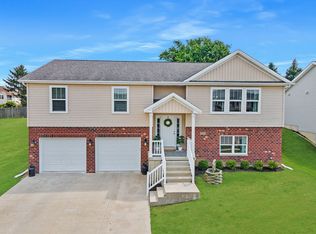 2510 Grey Fox Trl, Bloomington, IL 61705