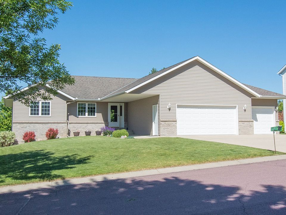 1st image of 112 Creekside Dr