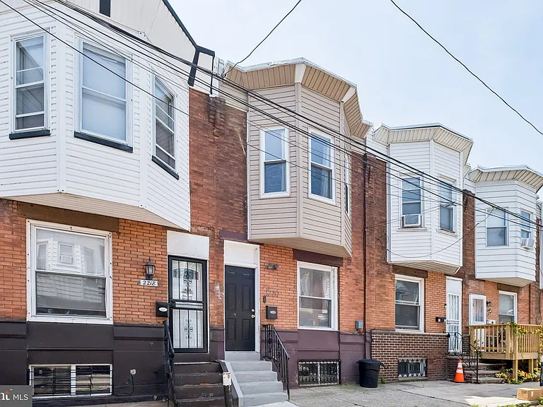 2220 Cantrell St — Photo 1