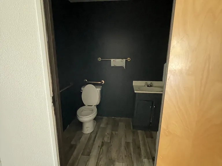 705 S Roland Rd #4 — Photo 8