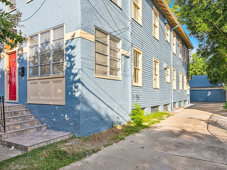 2211 Broadway St — Photo 22