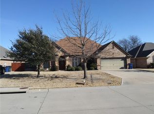 814 N Tejas Dr, Sanger, TX 76266