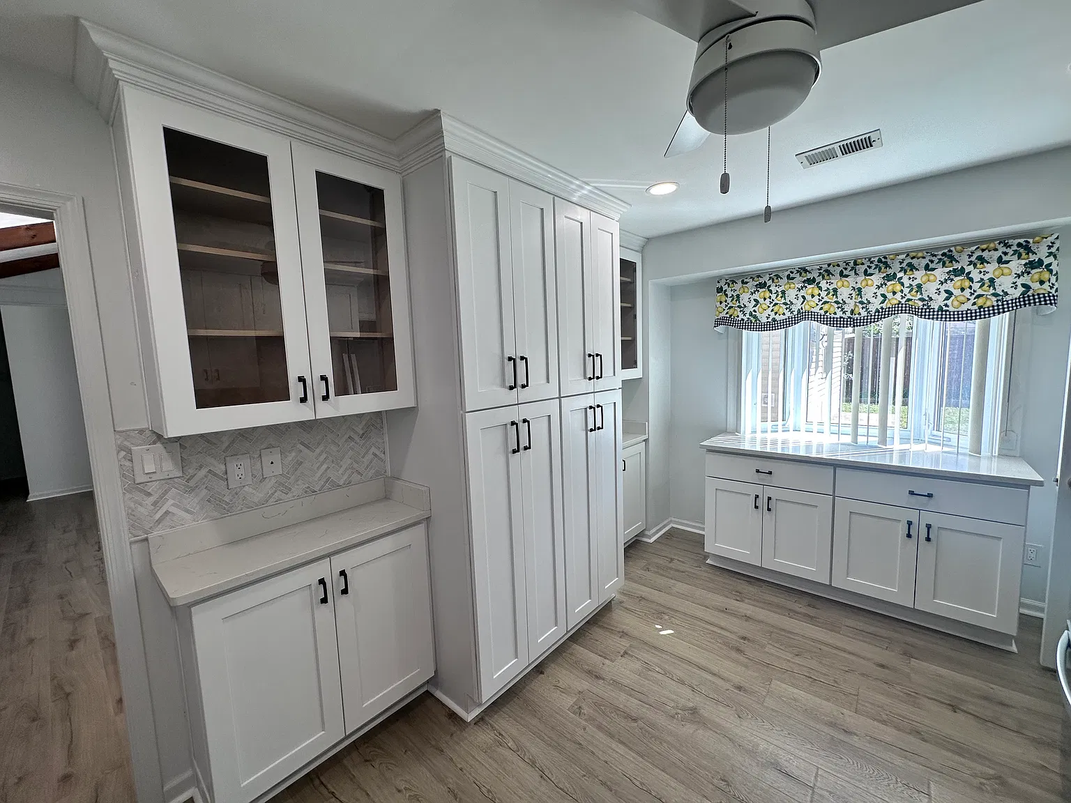 4 bed, 2.5 bath, 2128 sqft, $2,995 — Photo 4