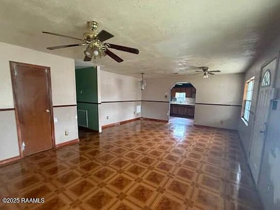 4th image of 601 Orchid Dr