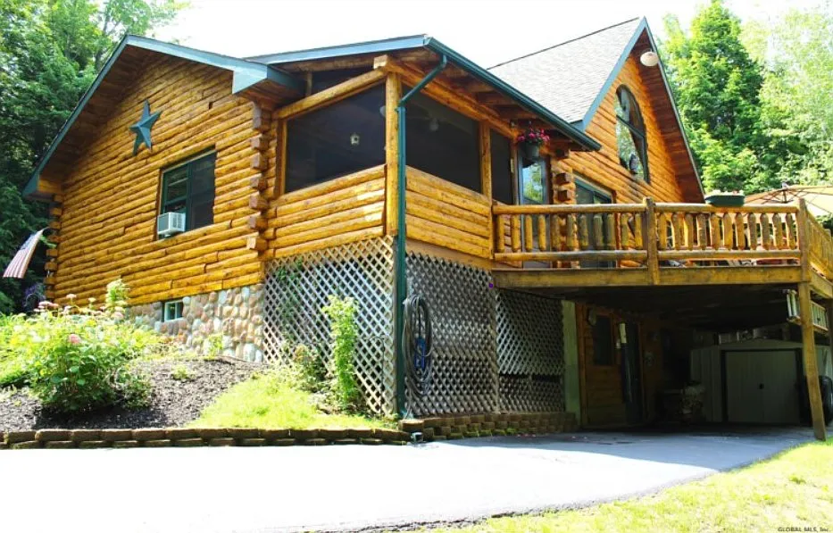 3 bed, 1440 sqft, $2,500 — Photo 2