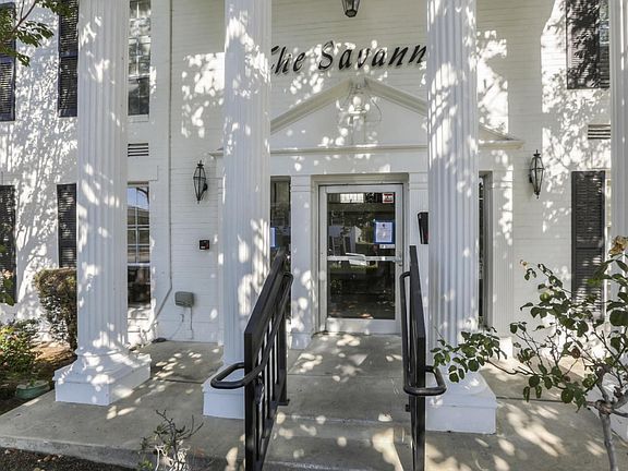 2nd image of 1945 Mount Vernon Ct APT 15