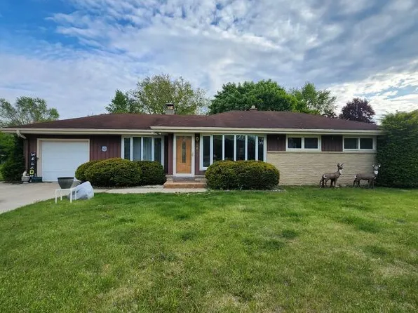 4601 South Clearwater PLACE, New Berlin, WI 53151