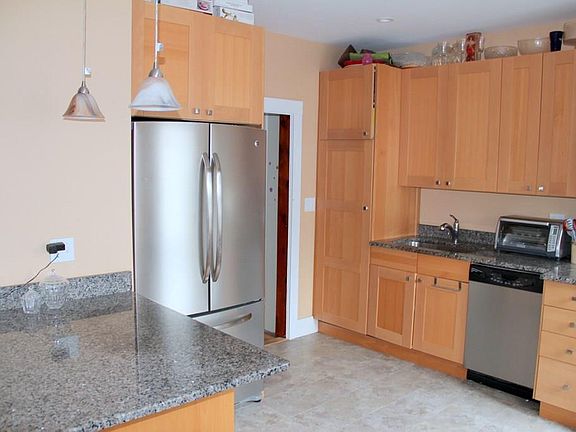 4th image of 34 William St #34