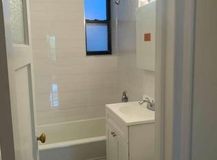 32-64 45th St #1R, Astoria, NY 11103