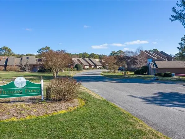 56 Hudgins Point Ln, Cobbs Creek, VA 23035