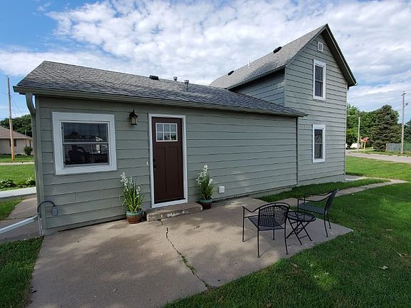 2nd image of 801 Arnold St