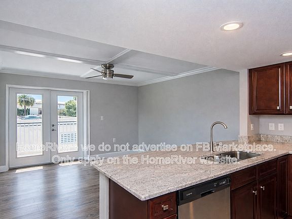 3rd image of 3300 Oak St NE #107