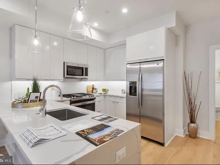 1722 W Virginia Ave NE #3A — Photo 18