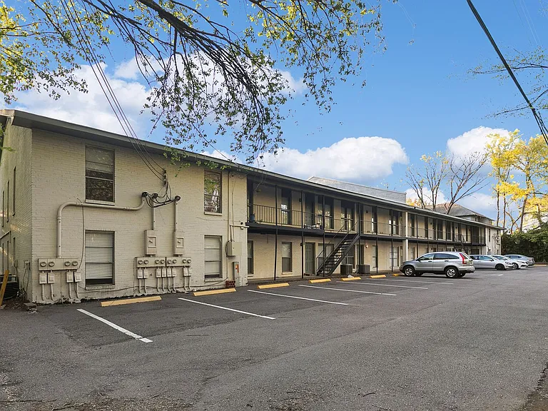 Glen Iris Place — Photo 26