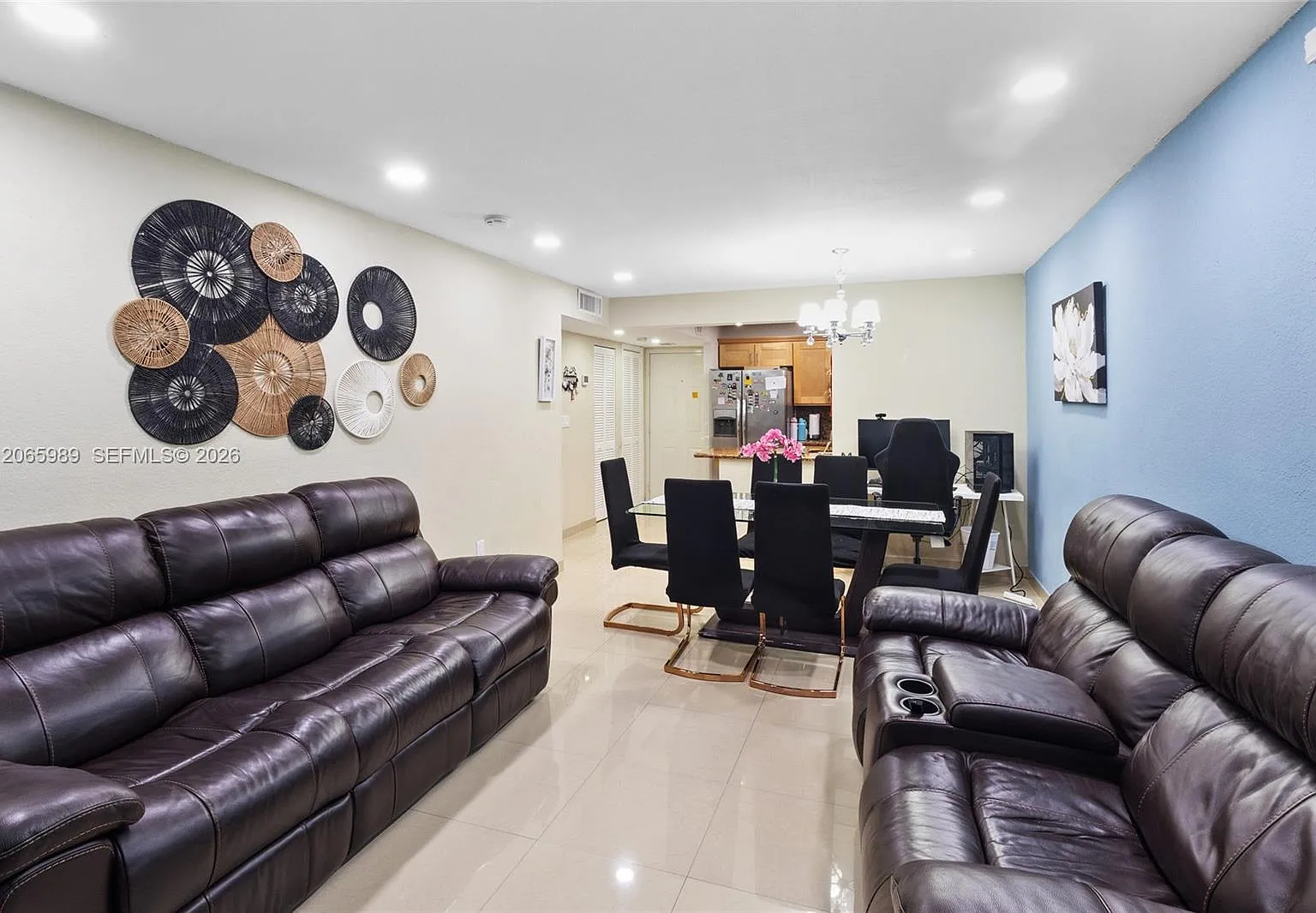 Westland Gardens Condo — Photo 2