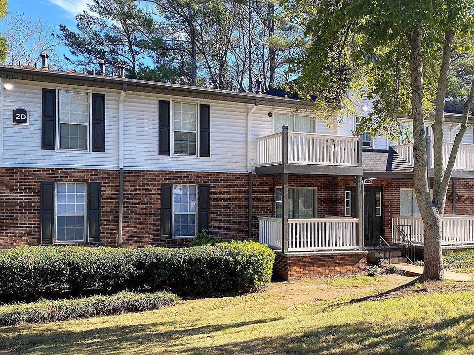 Discover Legacy at West Cobb's meticulously cared-for buildings and grounds. Your new home awaits!
