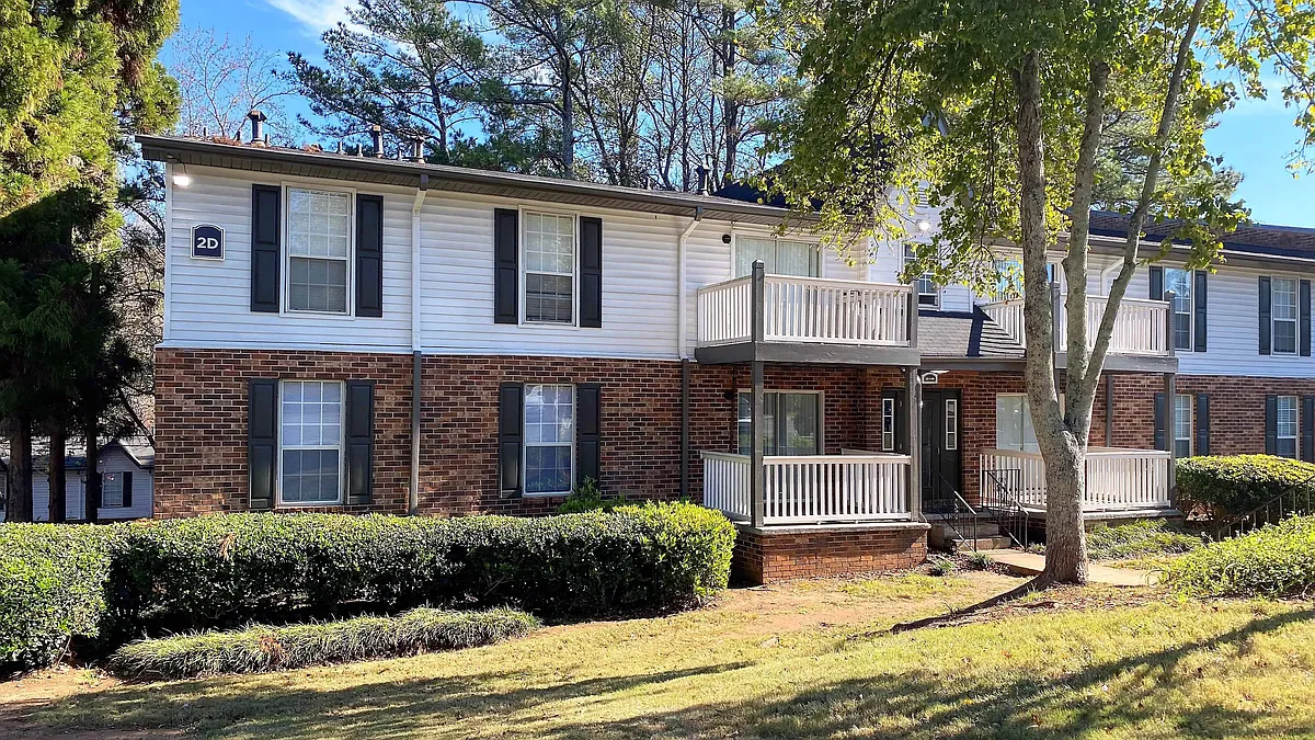 Discover Legacy at West Cobb's meticulously cared-for buildings and grounds. Your new home awaits! - Legacy at West Cobb