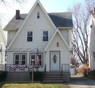 3592 Lloyd Rd, Cleveland, OH, 44111
