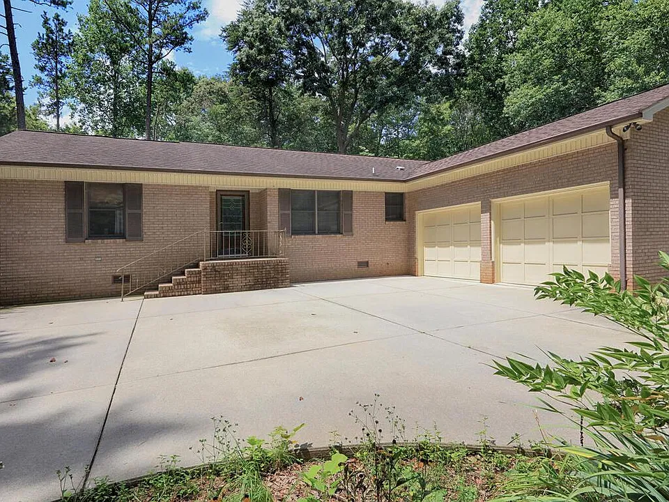158 Deerwood Ln