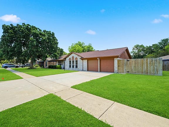 2nd image of 13703 Fernhill Drive