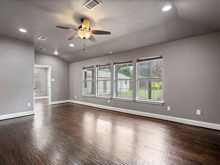 8406 Lakemont Dr — Photo 14