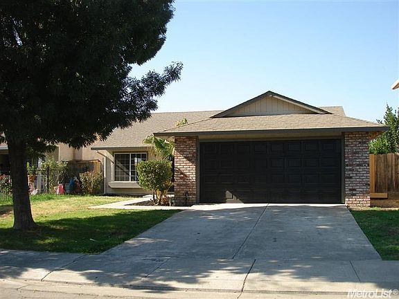 2nd image of 1795 Madrid Dr