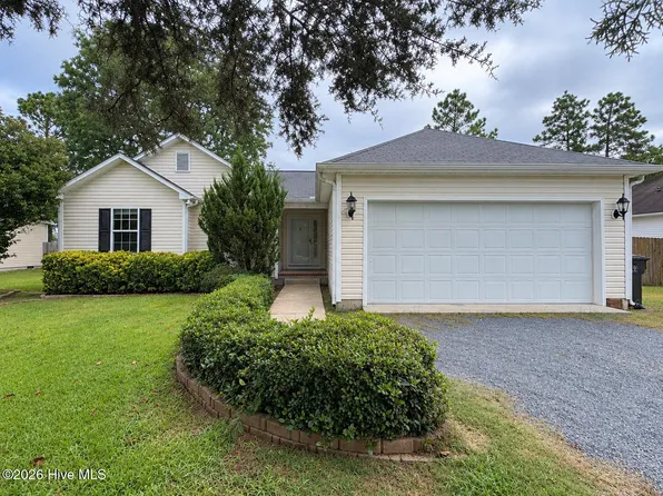 225 Woodgreen Lane, Aberdeen, NC 28315