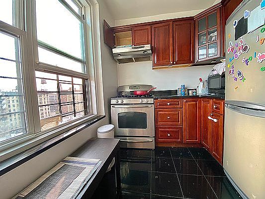 2nd image of 200 W 108th St APT 17F
