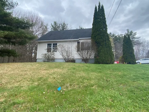 576 Maine Ave #2, Farmingdale, ME 04344