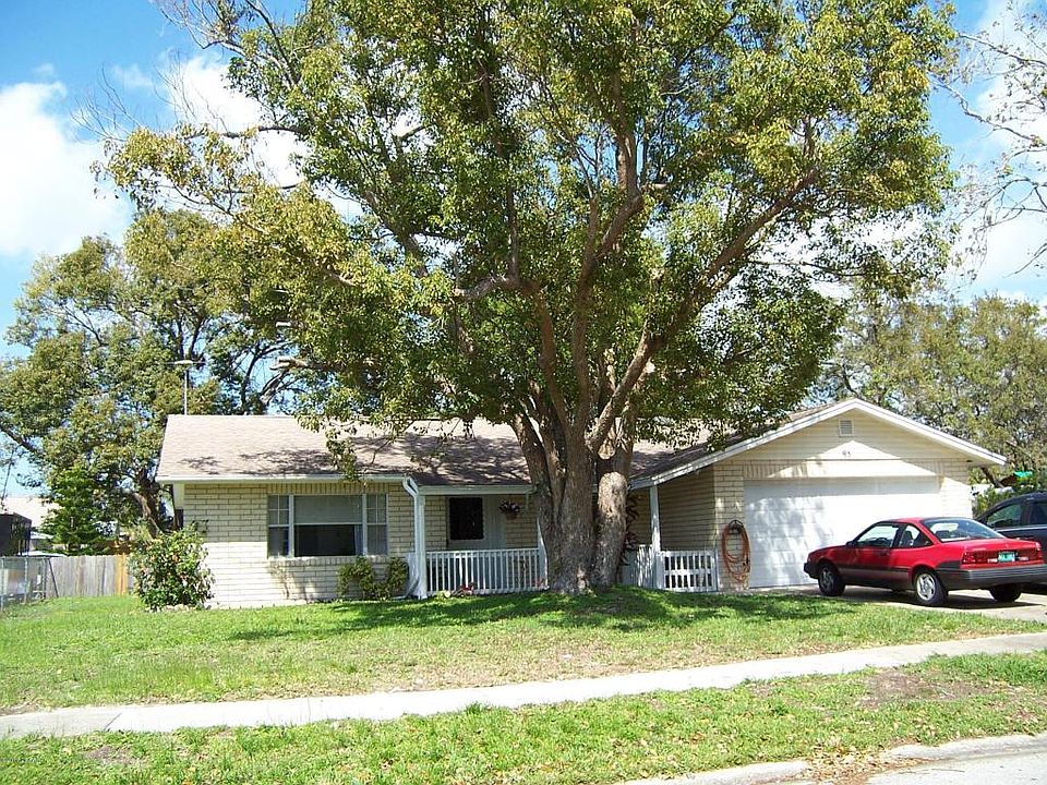 1st image of 93 Woodlake Dr
