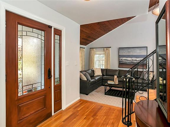 3rd image of 236 Lake St