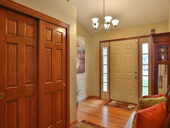 4th image of 789 Mill Wind Ct E