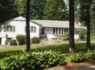 11 Meeting Grove Ln, Norwalk, CT 06850