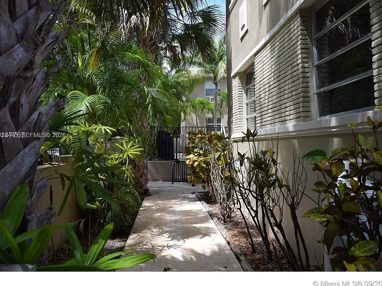 125 Edgewater Dr #7 — Photo 12